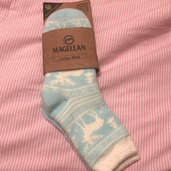 Magellan Outdoors Accessories - Aloe Infused Socks